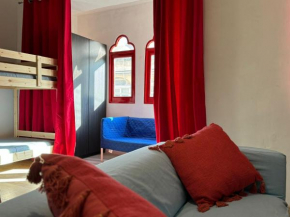 Dragon's Den Hostel